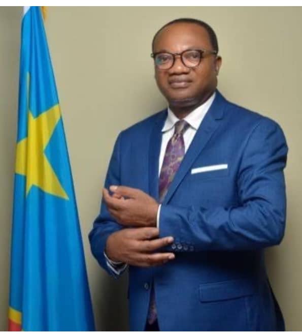 [Tribune] : “pourquoi l’accès à la fonction du président de la République doit être réservé aux Congolais nés de père et de mère”