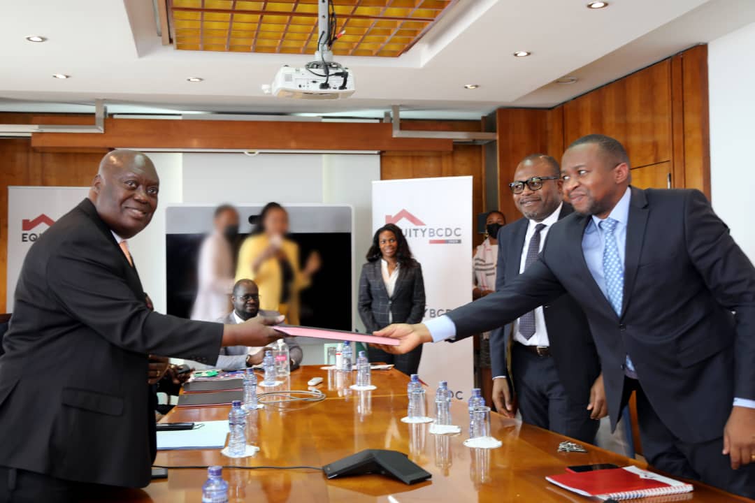 RDC : le DG de SCS Jean-Robert Isifwa satisfait de figurer parmi les huit masters agents de EquityBCDC