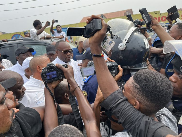 Répression de la marche de l’opposition : Matata Ponyo condamne le « régime dictatorial » de Félix Tshisekedi