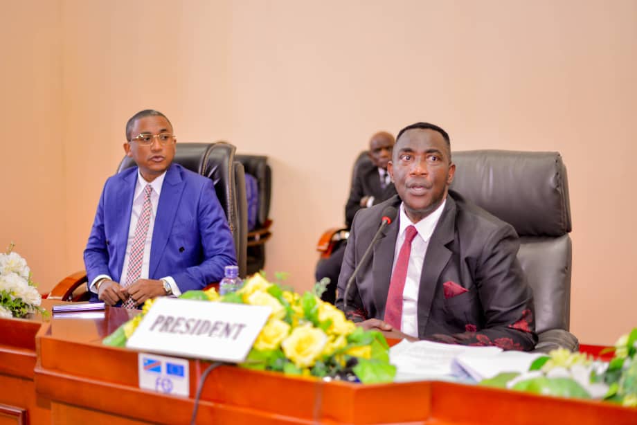 Kinshasa : le président de l’Assemblée provinciale Godé Mpoyi n’a pas été déchu (Junior Nembalemba)