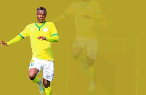 Mercato : V Club s’attache au service de Mike Dombo pour deux saisons