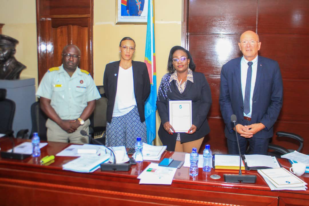 RDC : Solange Masumbuko défend son mémoire pour l’obtention du diplôme des Hautes études de stratégie de défense