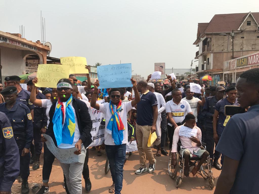 Tshikapa : Les forces vives de la société civile marchent pour dénoncer l’insécurité