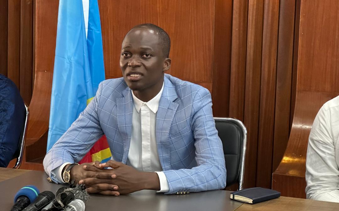 Rencontre prochaine entre F. Tshisekedi et la jeunesse : William Mukambila interdit le port des t-shirts avec les images des candidats députés