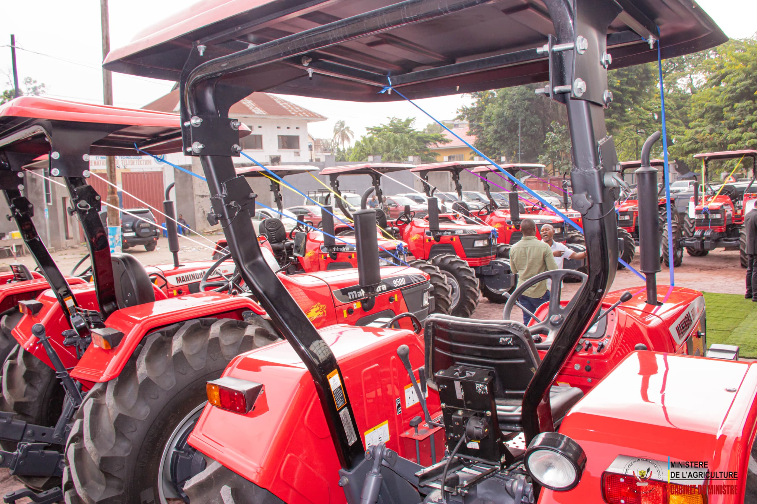 RDC : Le ministère de l’agriculture réceptionne des tracteurs agricoles destinés au SENAMA