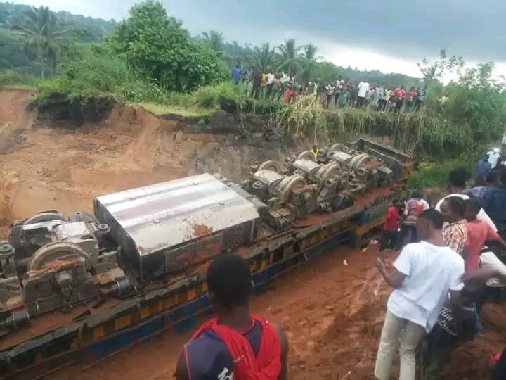 Kasaï-central : Un train se renverse dans le ravin à Bena Leka dans le territoire de Demba