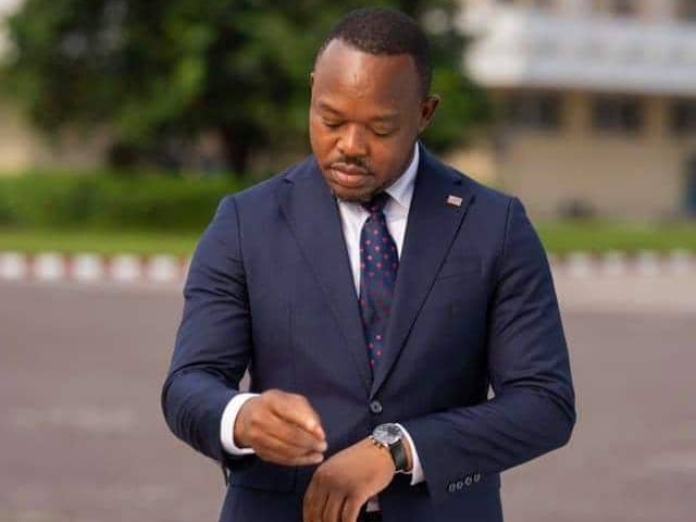 Rentrée parlementaire à l’Assemblée nationale : le député Tobie Kayumbi exprime ses ambitions