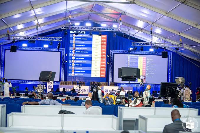 Élections des gouverneurs, vice-gouverneurs et sénateurs : quelques résultats dans différentes provinces