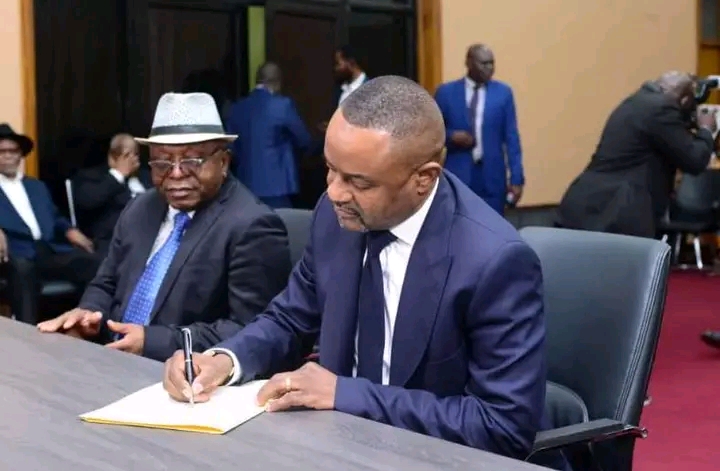 Politique : Bataille au Sénat pour le poste de rapporteur adjoint