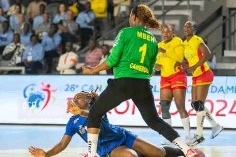 Championnat d’Afrique de Handball séniors dames 2024: Les léopards de la RDC tombent face aux lionnes indomptables du Cameroun à la deuxième journée