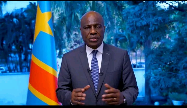 Martin Fayulu à Félix Tshisekedi : “Il n’y a aucune honte à regarder ses concitoyens en face et à admettre son incapacité face aux problèmes”