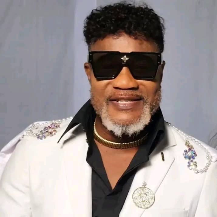 Culture : Fin de la guerre, Koffi Olomide félicite et invite Werrason à son concert à Paris