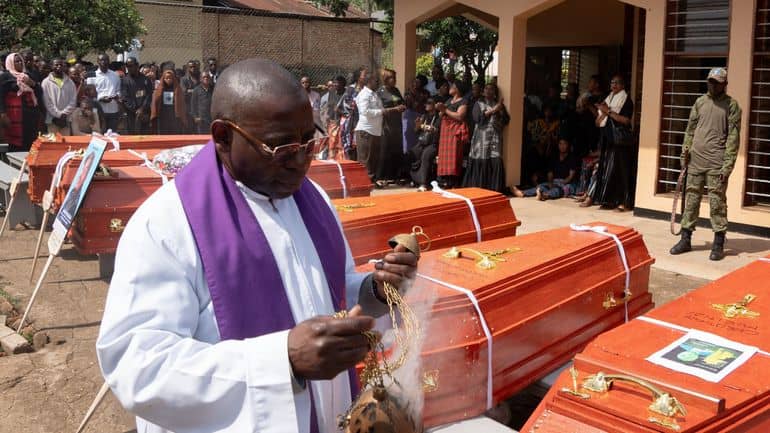 Attentat après le meeting de Nangaa à Bukavu: les victimes inhumées et le bilan passe à 17 morts et 60 blessés