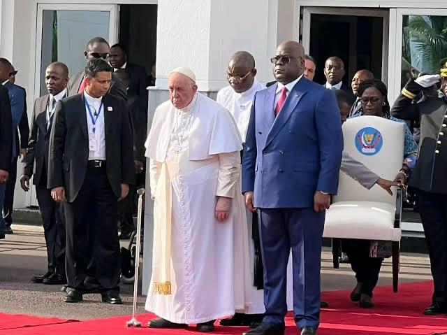 Décès du Pape François : Félix Tshisekedi rend hommage à un guide spirituel d’exception