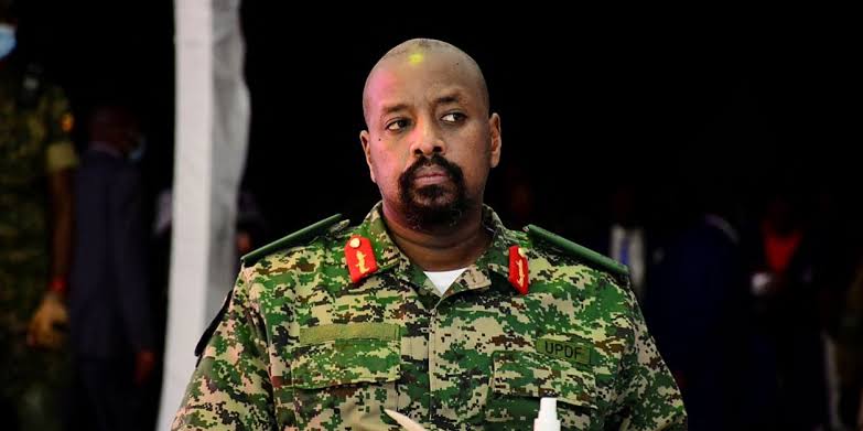 RDC : L’Ouganda renforce sa présence militaire au Nord-Kivu, un “tampon” stratégique qui interroge sur son impartialité