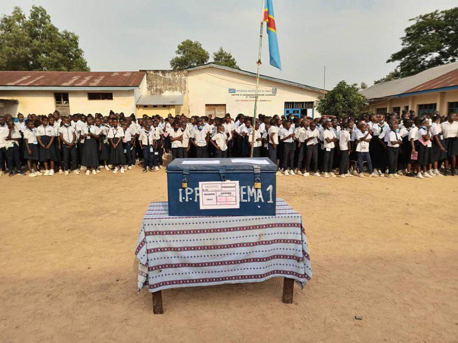 Tshopo : le gouverneur fixe des frais scolaires uniformes pour l’année 2025-2026