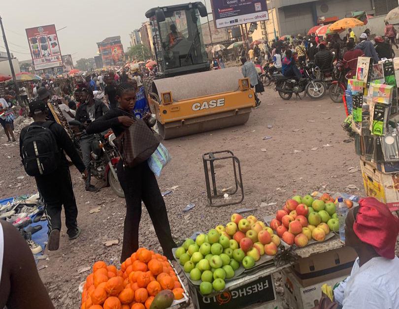 Kinshasa face à la course contre la pluie : chantiers précipités, circulation perturbée et espoirs suspendus