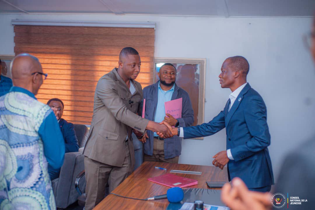 RDC : Claude Mbuyi prend officiellement les rênes du Conseil National de la Jeunesse et appelle à l’unité