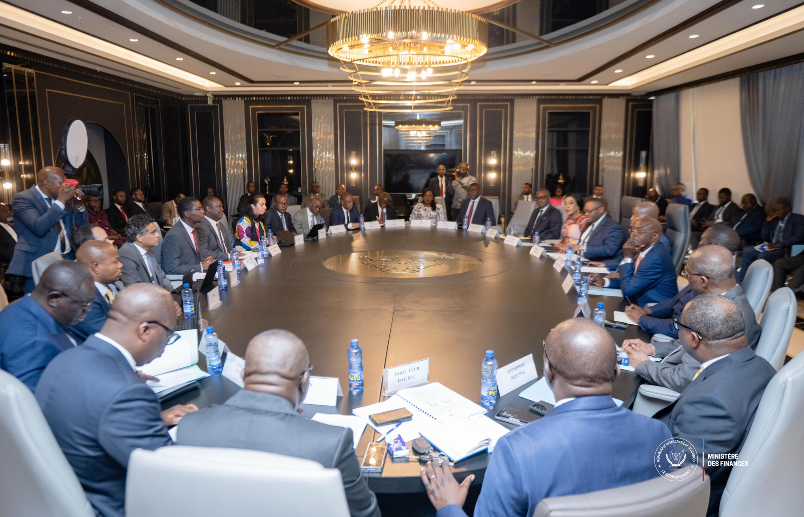 RDC – Réformes économiques : Doudou Fwamba réunit la Troïka politique avec le FMI pour préparer une nouvelle phase de financement