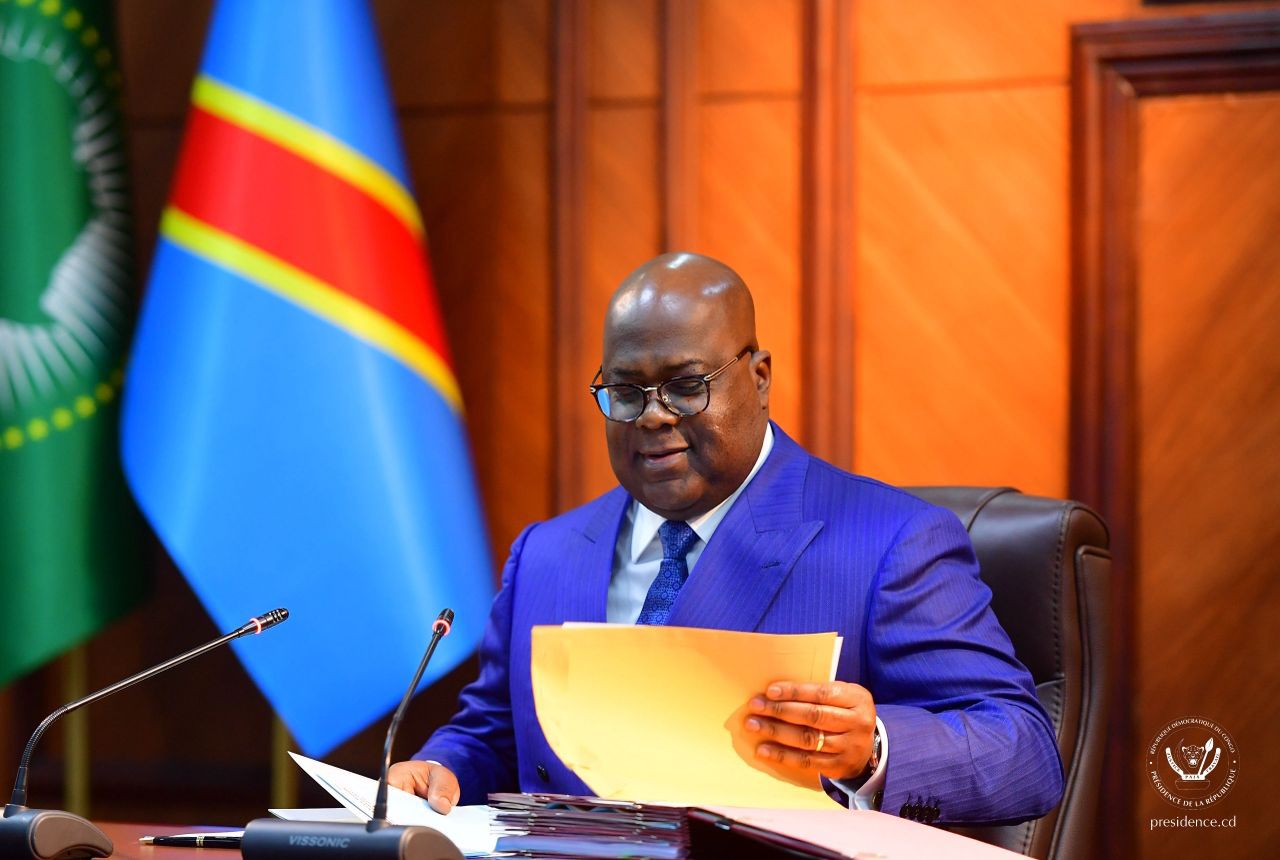 RDC : Félix Tshisekedi réunit le gouvernement Suminwa pour aborder la sécurité, l’humanitaire et la réforme des postes