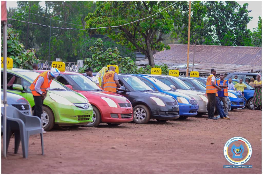 Mbandaka : Le Gouverneur Boloko lance les taxis FIME, un coup d’accélérateur pour le transport urbain