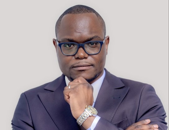 RDC : Le Sénateur Ivan Kazadi propose une réforme migratoire majeure pour une gestion « moderne et souveraine » des étrangers