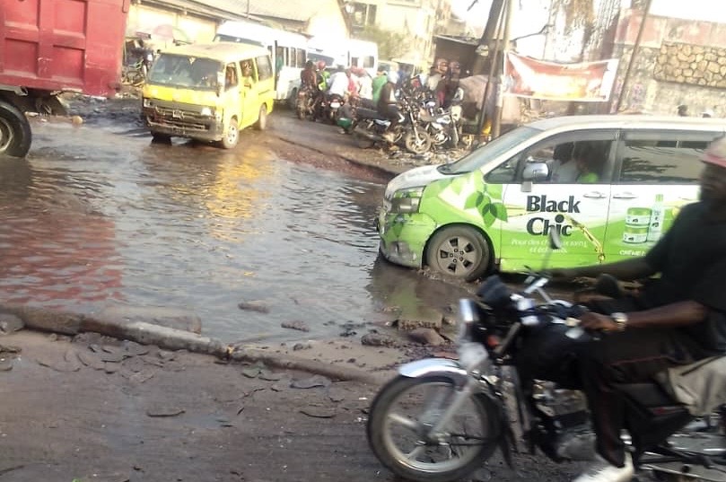 Kinshasa sous les eaux : 50 millions débloqués, mais l’ombre d’une gouvernance locale défaillante